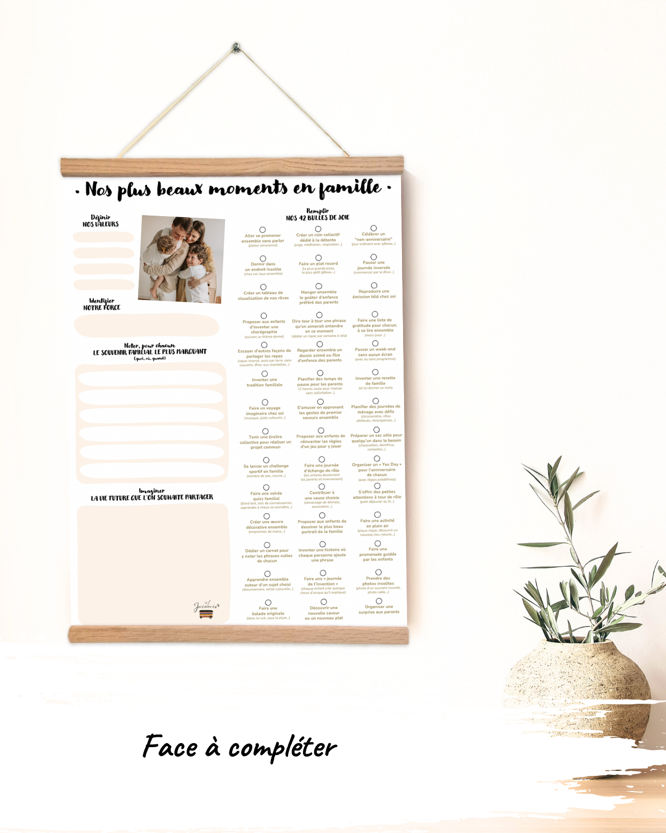Affiche à remplir “Vos plus beaux moments en famille”, réversible et joyeusement illustrée par La Jovialerie